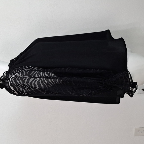 GiGiO USA Black Romantic Whimsigoth Sheer Zebra Balloon Sleeve Blouse Size M - Picture 3 of 10